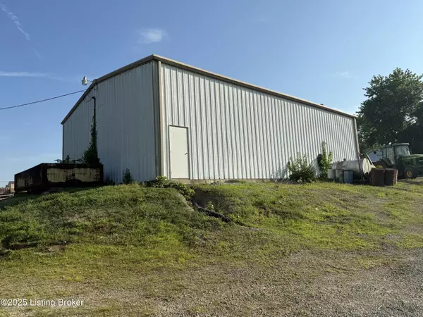 Coxs Creek, KY 40013,605 Solitude Rd