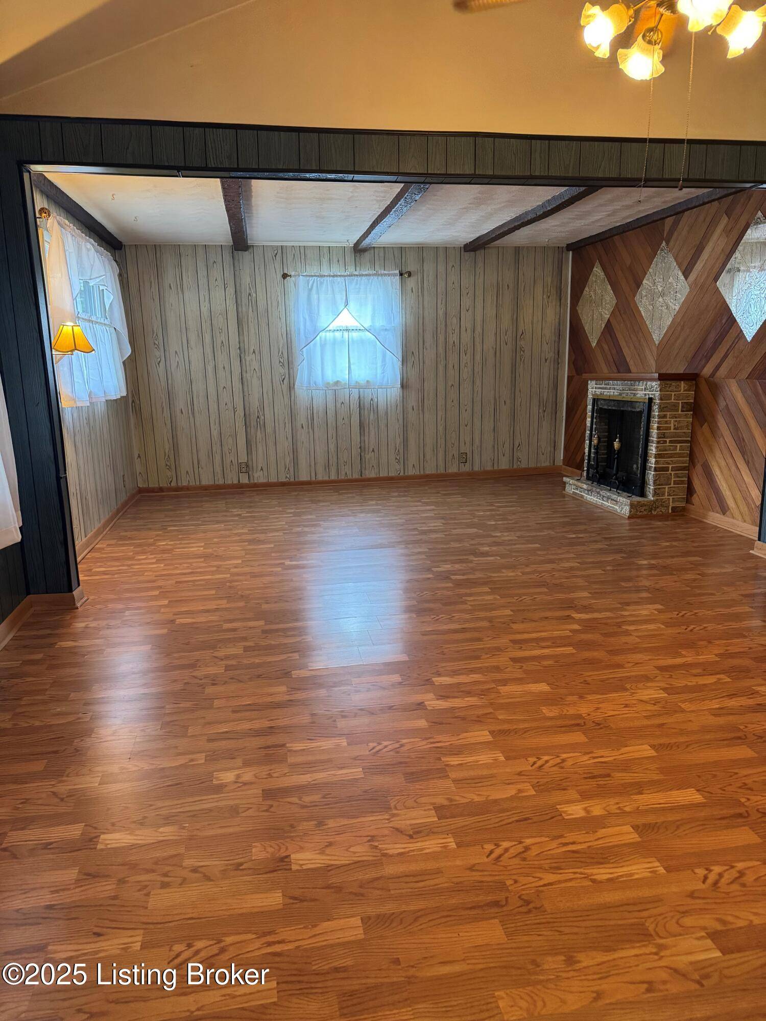 Louisville, KY 40272,7116 Ethan Allen WAY