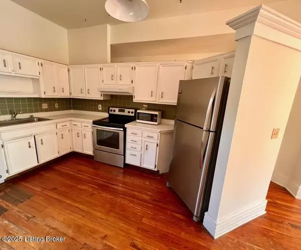 Louisville, KY 40208,1436 S 4th St #2