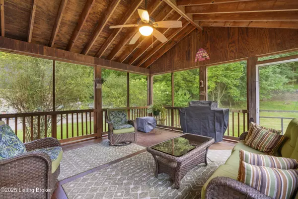 Louisville, KY 40272,9108 Docks Ln