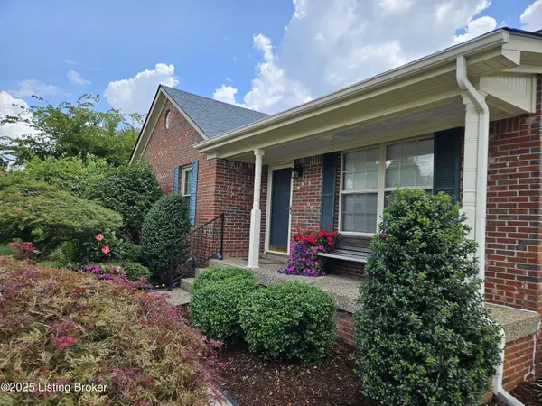 Louisville, KY 40229,5602 Charleswood Pl