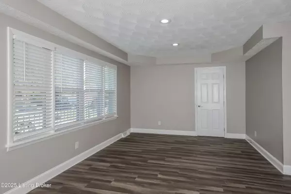 Louisville, KY 40272,1712 Star Rest Dr
