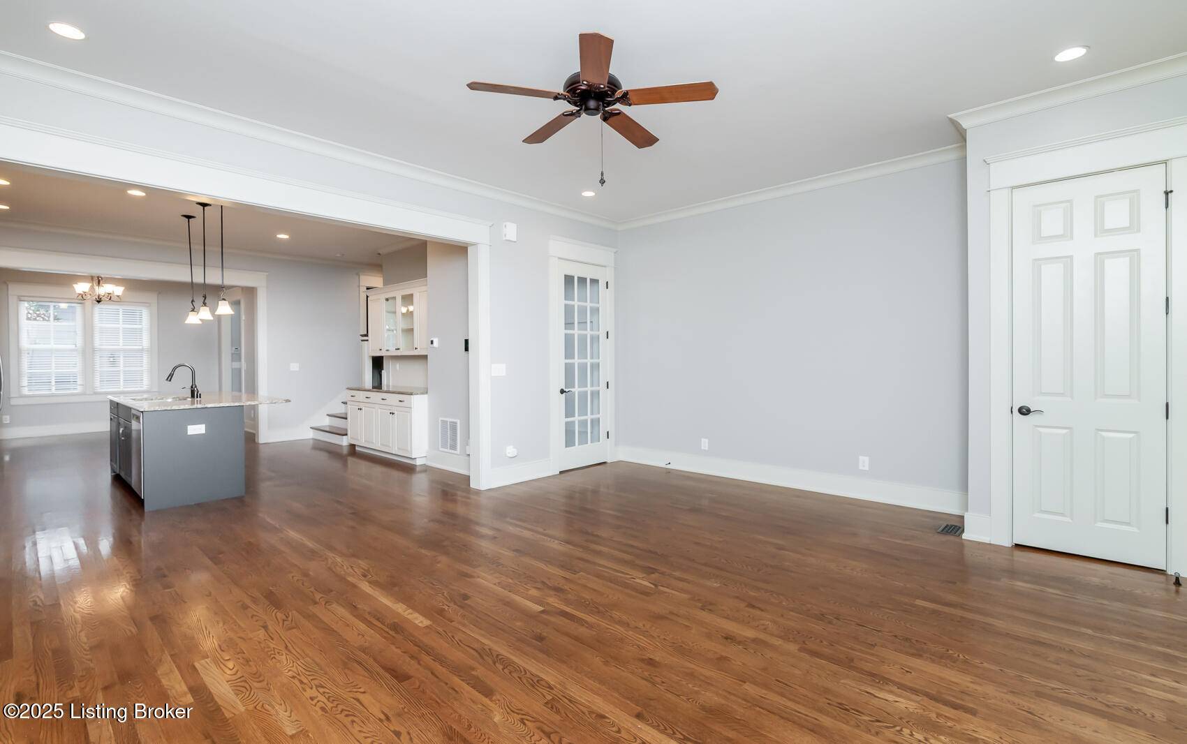 Prospect, KY 40059,9403 Delphinium St #101