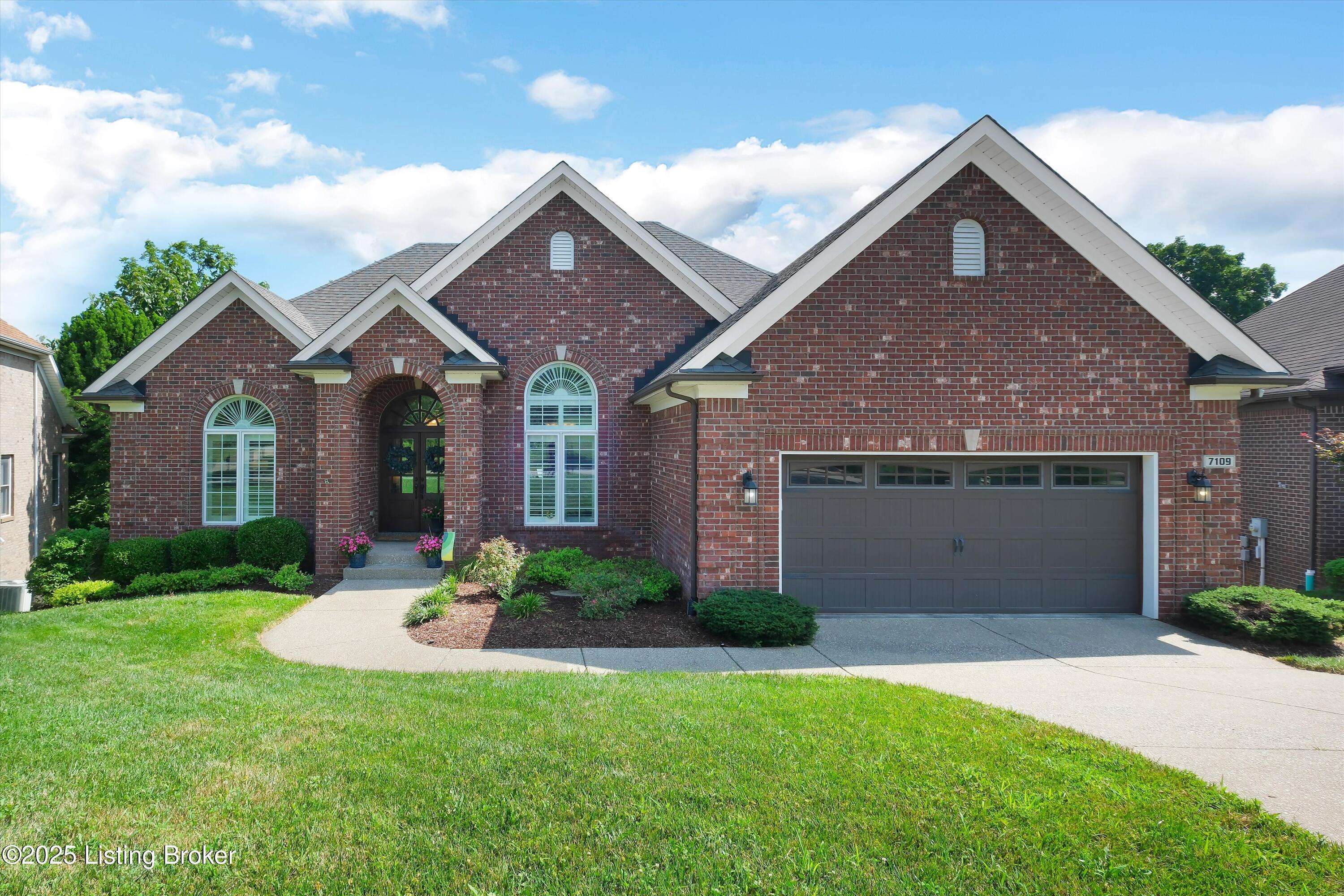 Louisville, KY 40241,7109 Creekton Dr