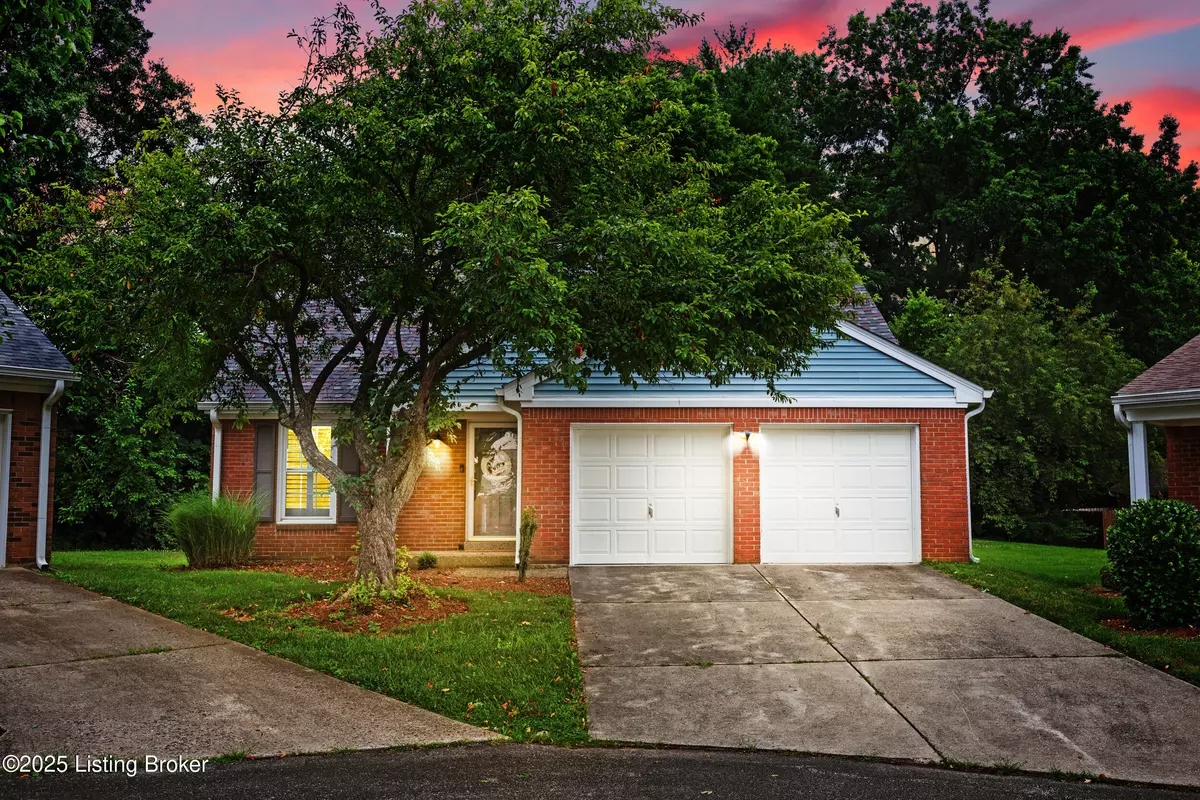 Louisville, KY 40242,8724 Deer Point Ct