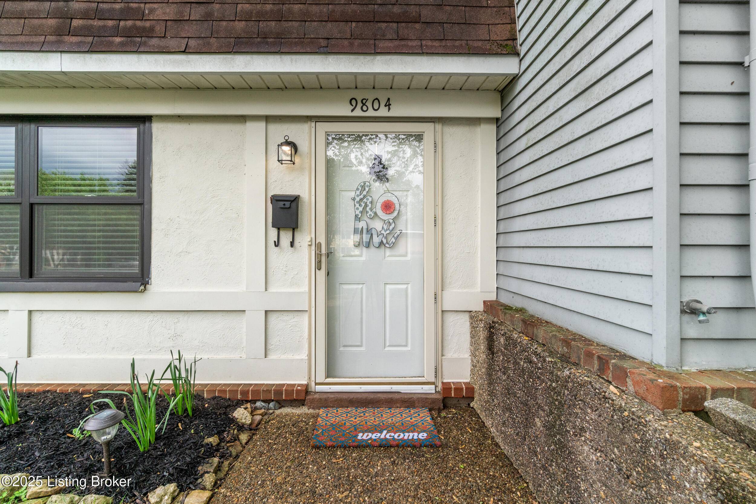 Louisville, KY 40299,9804 Oakshire Dr