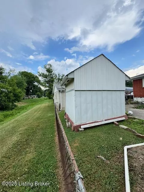 Louisville, KY 40258,8024 N Blake Ln