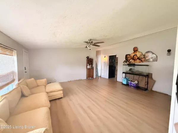 Louisville, KY 40272,14909 Galston Blvd