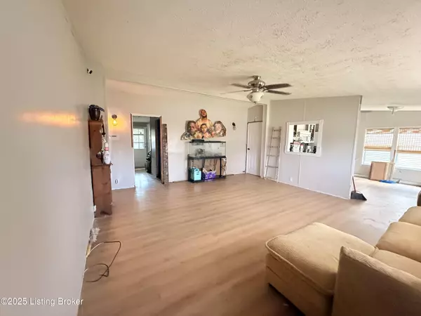 Louisville, KY 40272,14909 Galston Blvd