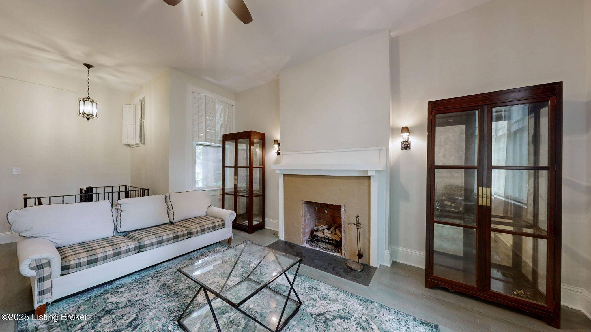 Louisville, KY 40208,1411 Saint James Ct #APT 2