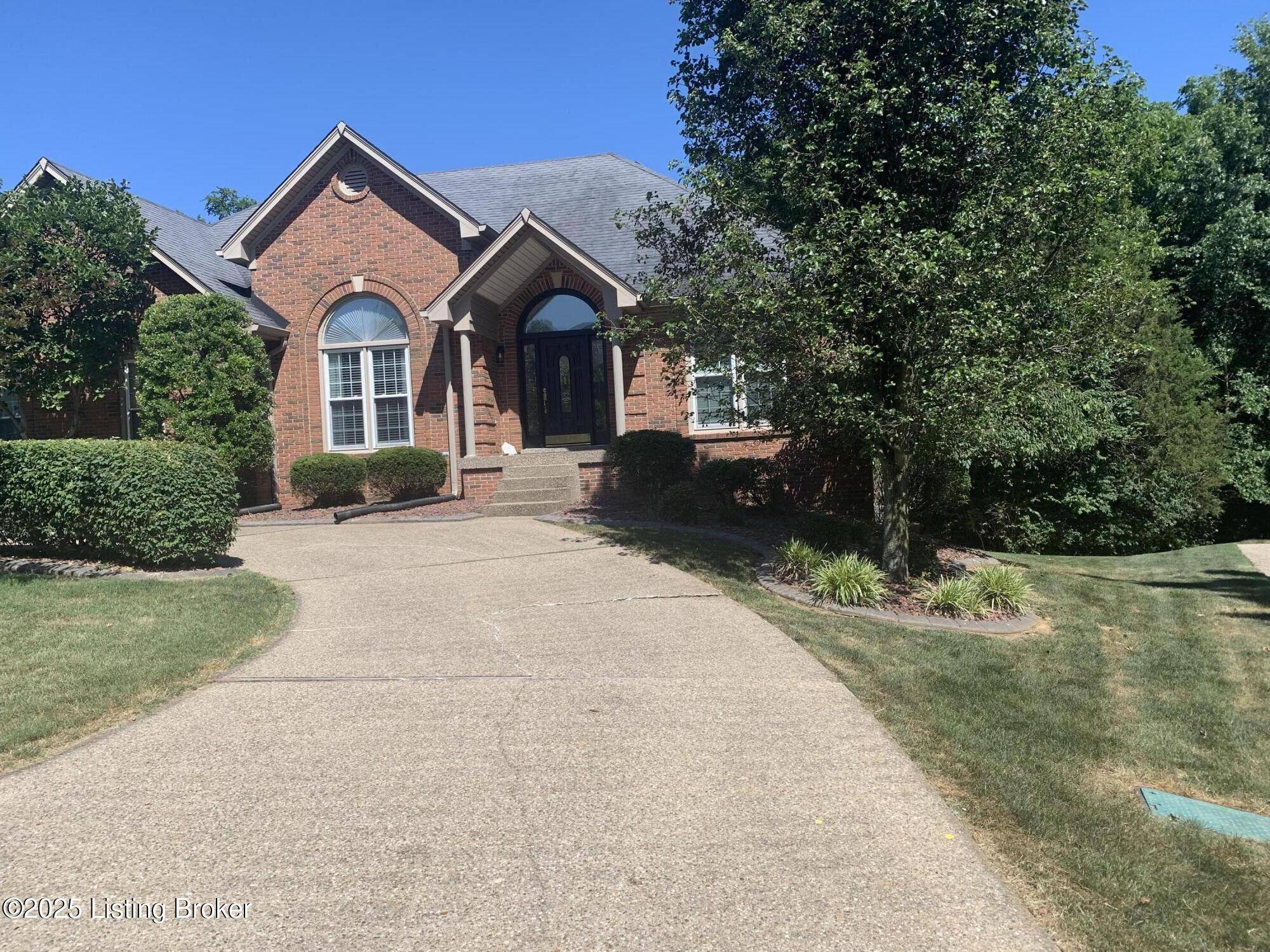 4607 Dove Lake Ct, Louisville, KY 40299