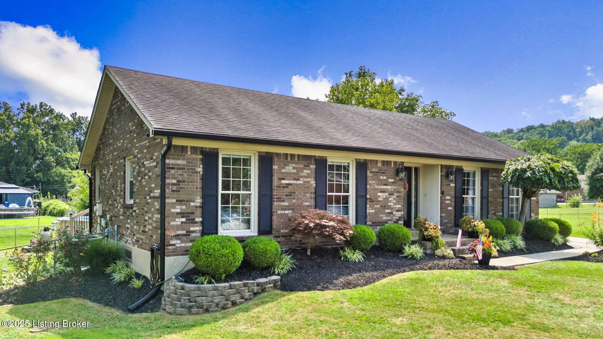 Louisville, KY 40214,8106 Tonya Ct