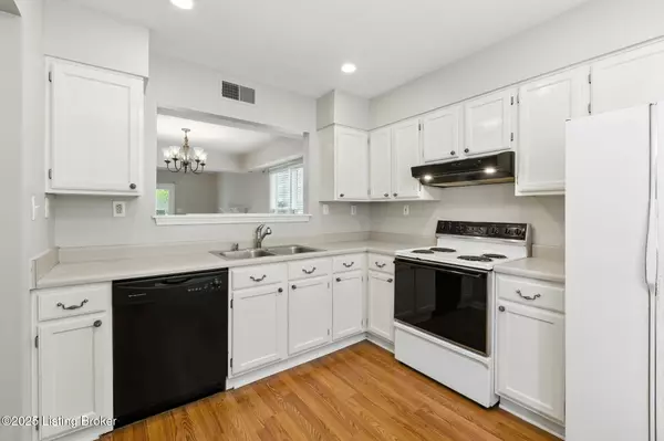Louisville, KY 40241,4216 Bay Pointe Dr