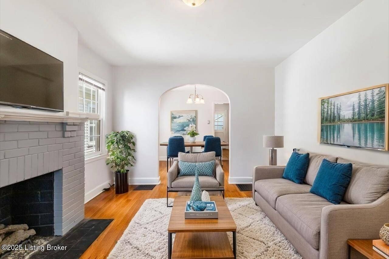 Louisville, KY 40217,907 Delor Ave