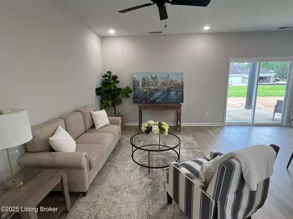 Louisville, KY 40229,10904 Brookley Dr
