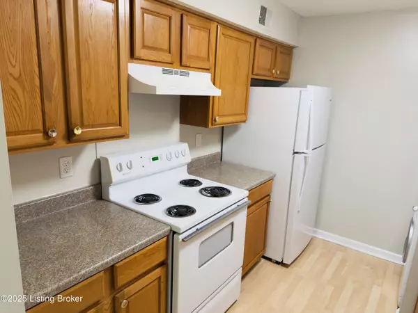 Louisville, KY 40218,3505 Lodge Ln #312