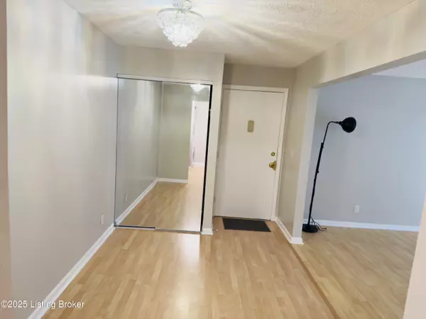 Louisville, KY 40218,3505 Lodge Ln #312