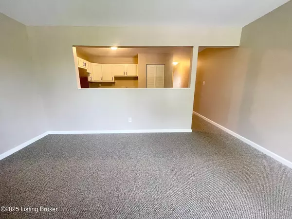 Shepherdsville, KY 40165,300 Faro Ct #4