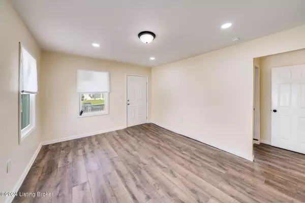 Louisville, KY 40212,2642 Rowan St