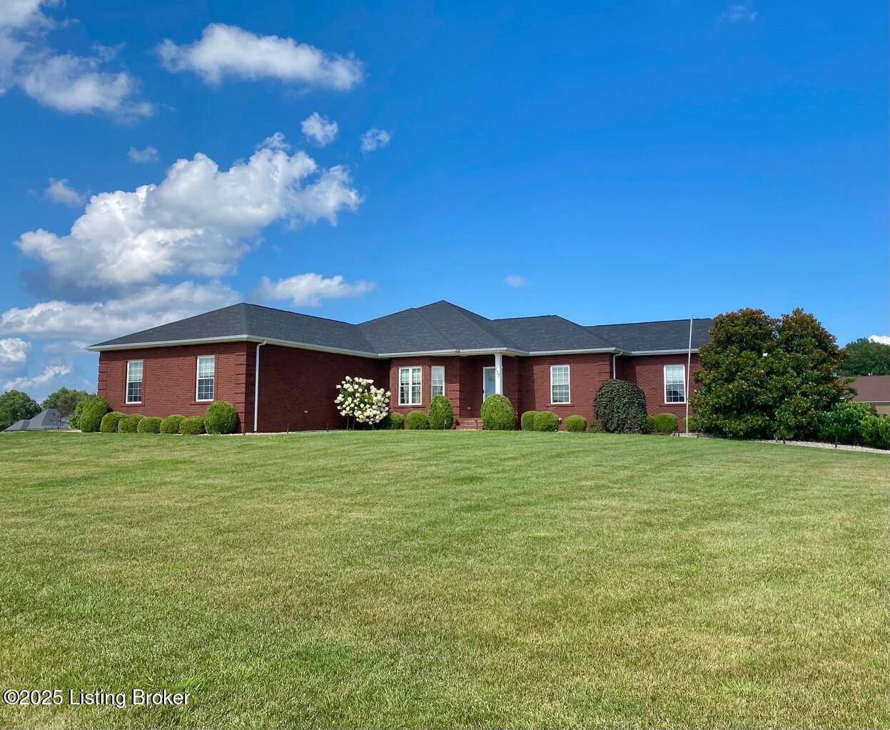 137 Charleston WAY, Elizabethtown, KY 42701