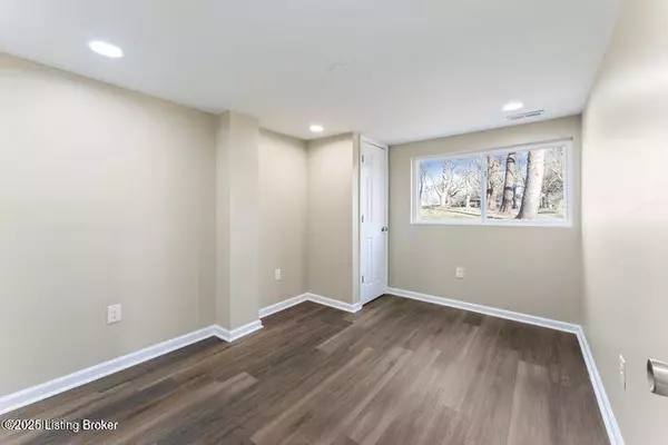 Louisville, KY 40216,2724 Triplett Ct