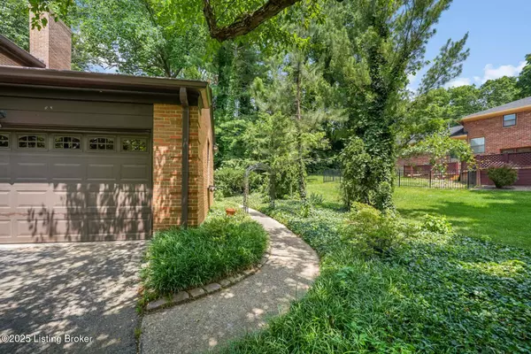 Louisville, KY 40222,2403 Chadford WAY
