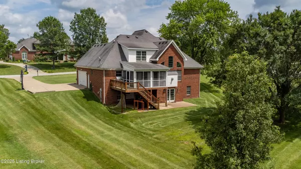 Louisville, KY 40245,2 Oak Tree Ln