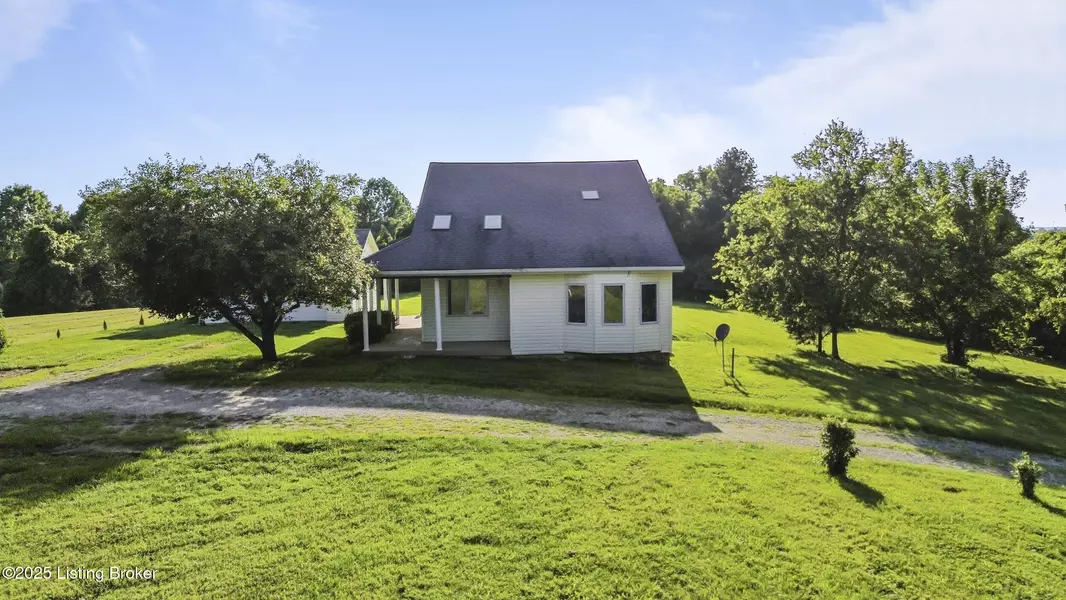 2212 Clark Station Rd, Fisherville, KY 40023