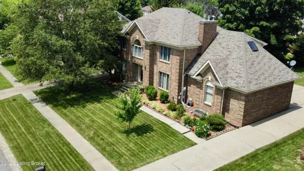 Louisville, KY 40223,812 Foxfire Dr