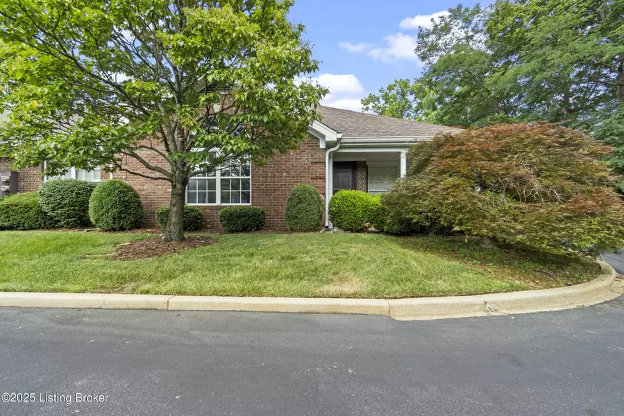 10540 Eagle Pines Ln, Louisville, KY 40223