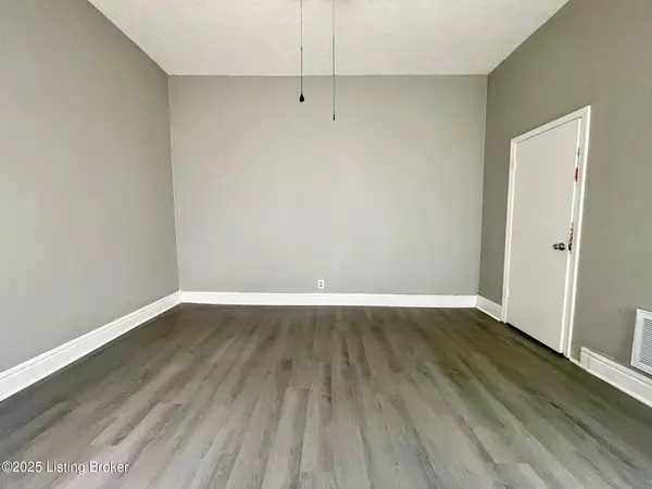 Louisville, KY 40217,619 Lynn St