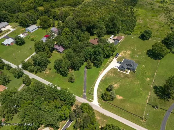 Mt Washington, KY 40047,387 Midland Ln