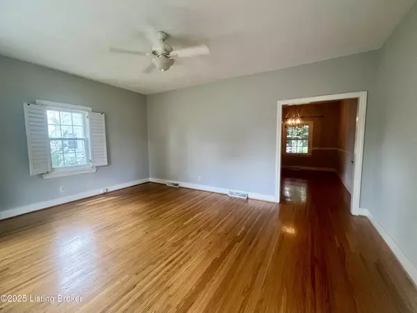 Louisville, KY 40207,3907 Plymouth Rd