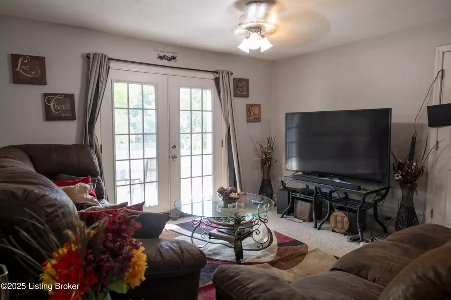 4204 Wisteria Landing Cir #202, Louisville, KY 40218