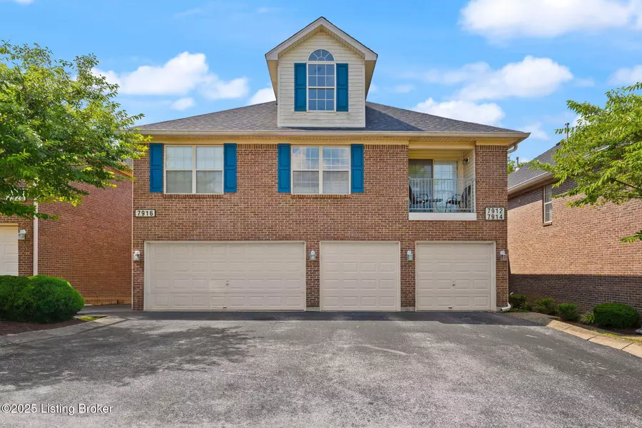 7912 Grand Cascade Dr, Louisville, KY 40228