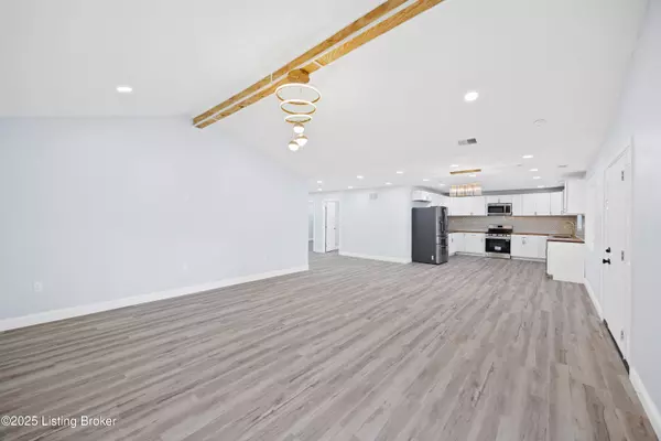 Shepherdsville, KY 40165,569 Pitts Point Rd