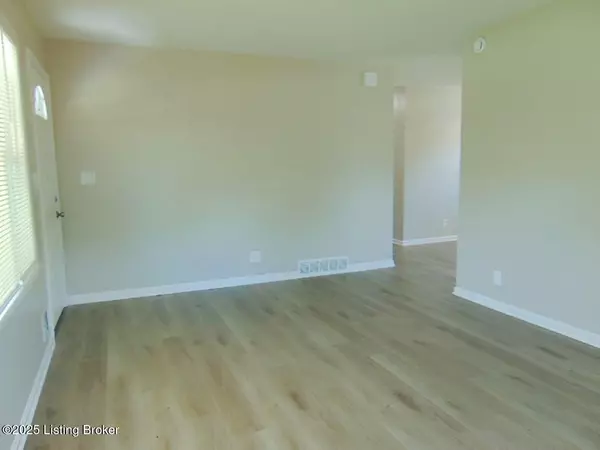 Louisville, KY 40216,2524 Coronet Dr