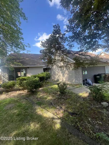 7907 Apple Valley Dr, Louisville, KY 40228