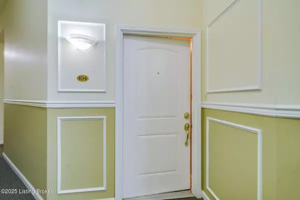 Louisville, KY 40291,9405 Magnolia Ridge Dr #UNIT 104