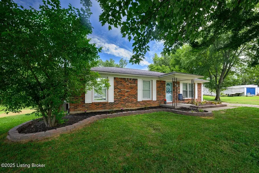 154 Bass Ln, Mt Washington, KY 40047