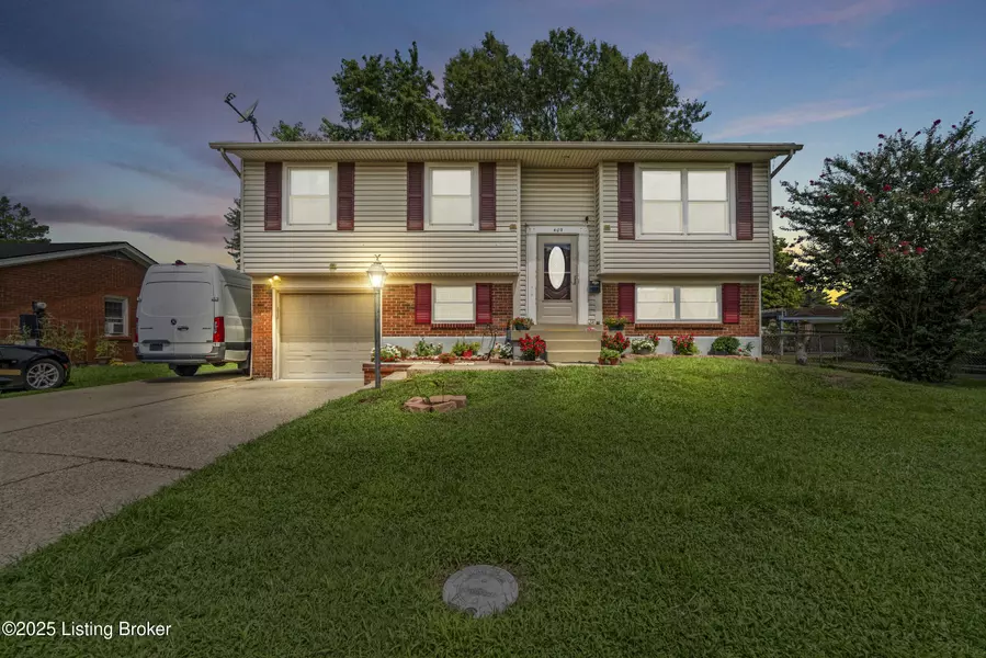 409 Revolutionary Rd, Louisville, KY 40214