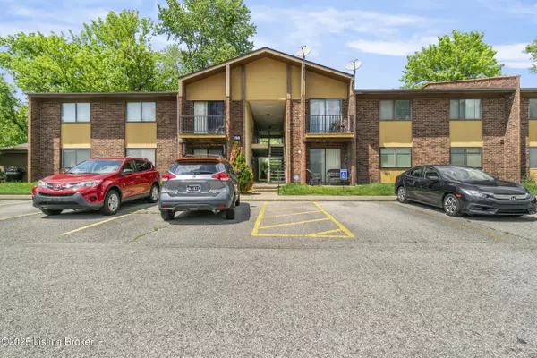 7048 Wildwood Cir #195, Louisville, KY 40291