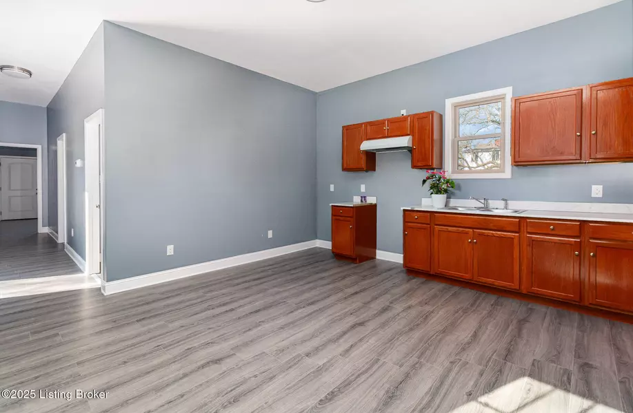 2531 Columbia St, Louisville, KY 40212