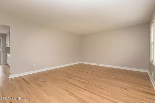 Louisville, KY 40216,1415 Anna Ln