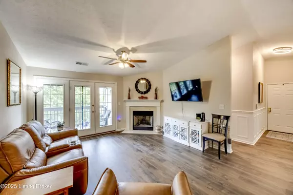 Louisville, KY 40243,1209 Winter Springs Ct #202