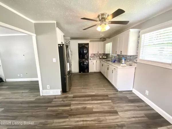 Louisville, KY 40118,608 Glengarry Dr