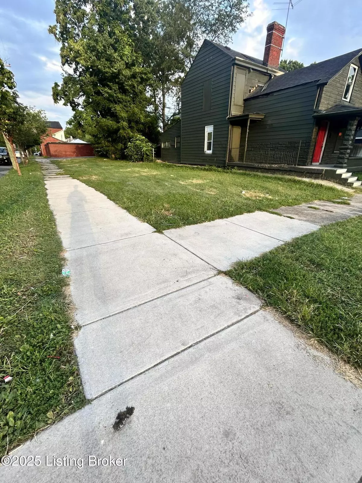 Louisville, KY 40212,2622 Cedar St