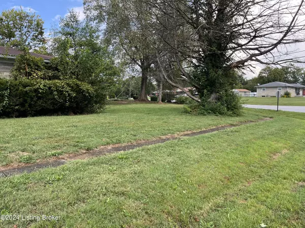 Louisville, KY 40216,3215 Kingswood WAY
