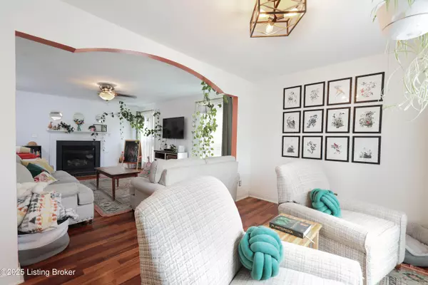 Louisville, KY 40291,8004 Village Gate Ct