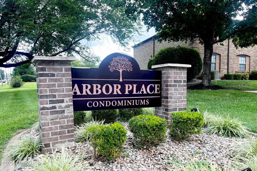 6518 Six Mile Ln #APT 2, Louisville, KY 40218